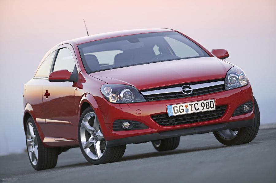  Opel Astra GTC 2005 года  (фото 43 из 212)